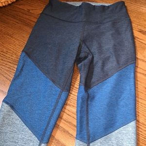 Outdoor Voices 7/8 tri-tone leggings